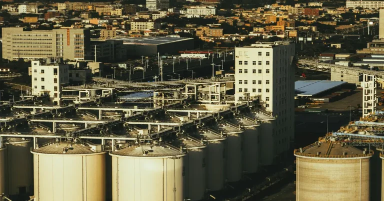 Los aranceles antidumping 33% de la UE y la Ley REEShore de EE.UU. remodelan la contratación de carburo de wolframio en 2026